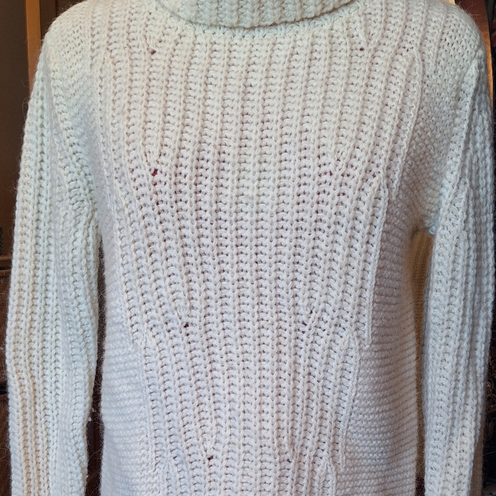 Bananna Republic Cozy Cream Turtleneck Sweater Size M